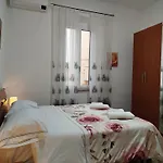 Accogliente Con Parcheggio Gratuito *