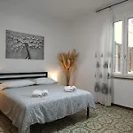 Accogliente Con Parcheggio Gratuito Casa vacanze